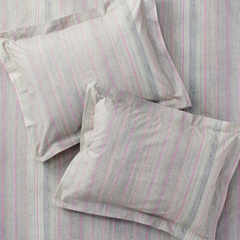 St Frank - 7 piece King Bedding Bundle - Pinstripe Light Gray and Pink Frazada